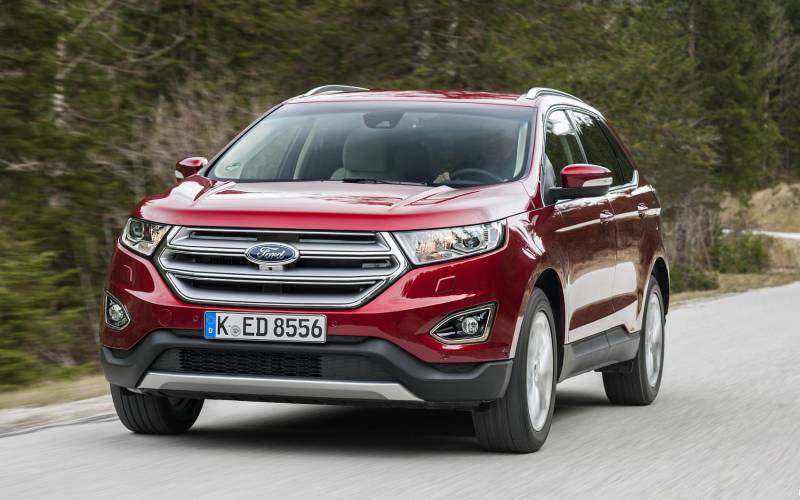 Comparison Ford Edge Titanium 2018 vs Ford Edge Sport 2017 SUV